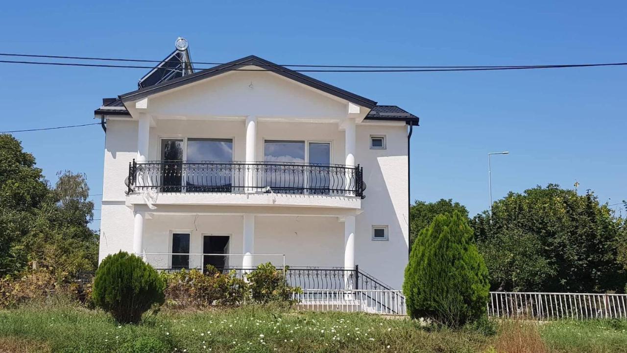 Villa Bratislava Демир Капия Екстериор снимка