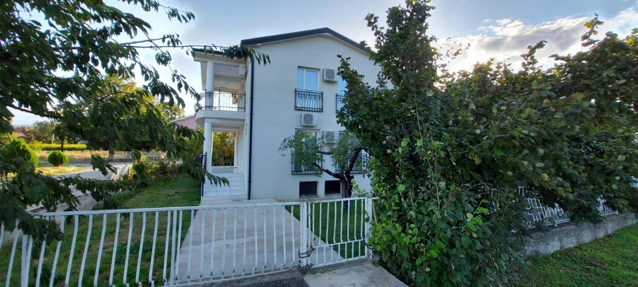 Villa Bratislava Демир Капия Екстериор снимка