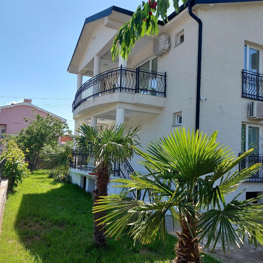 Villa Bratislava Демир Капия Екстериор снимка